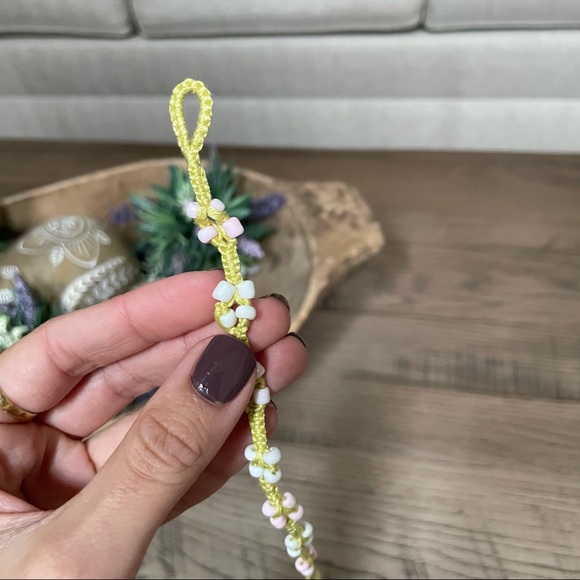 Beaded Flower Friendship Bracelet - Picture 5 of 6